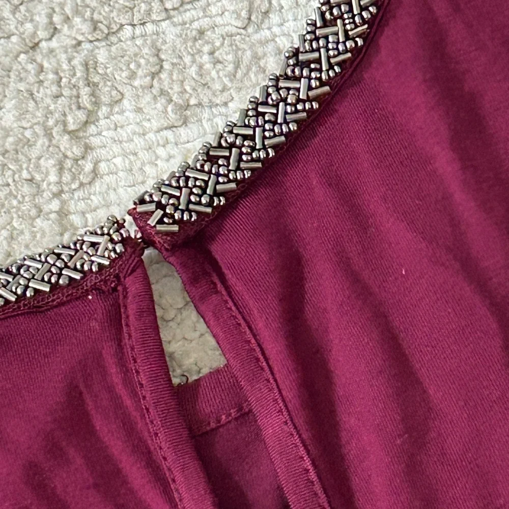 Design history S Women’s sleeveless blouse shirt fully beaded around neck maroon - Picture 5 of 7
